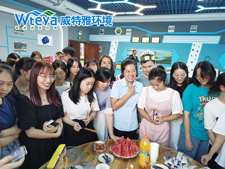 員工下午茶公司福利-廣東威特雅環(huán)境科技有限公司